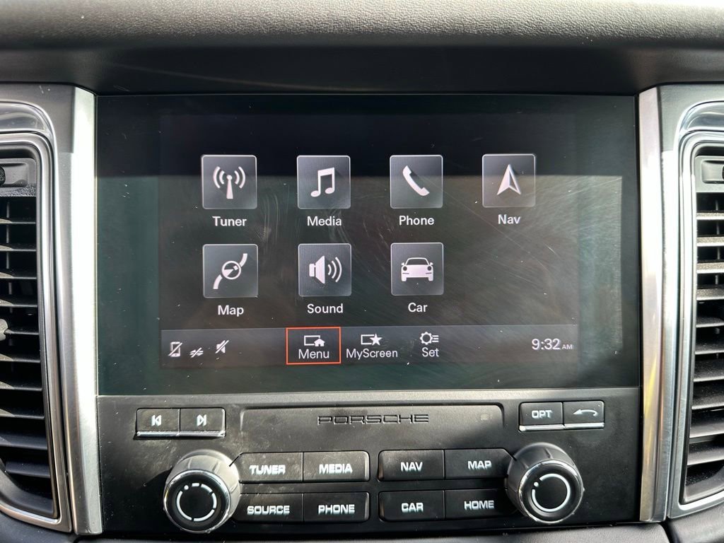 Certified 2018 Porsche Macan Turbo AWD/4WD image 36