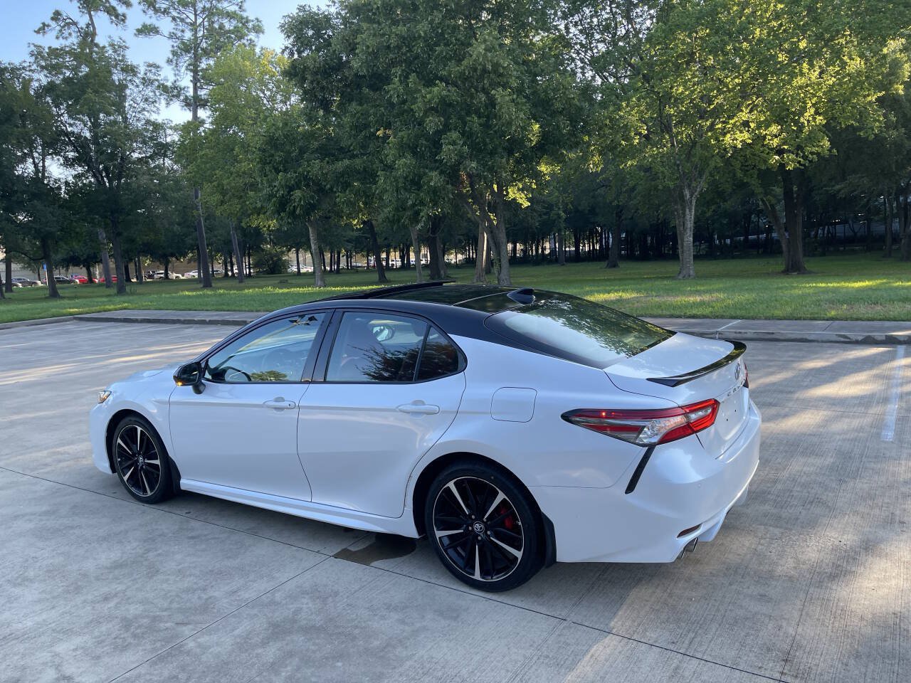 Used 2018 Toyota Camry XSE w/ Audio Package FWD image 16