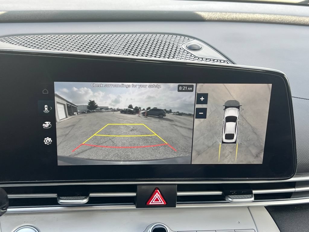 Used 2024 Hyundai Elantra Limited FWD image 9
