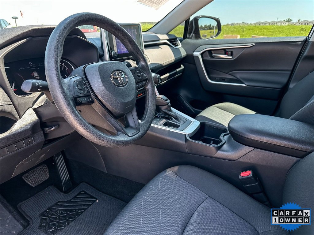 Used 2025 Toyota RAV4 XLE image 12