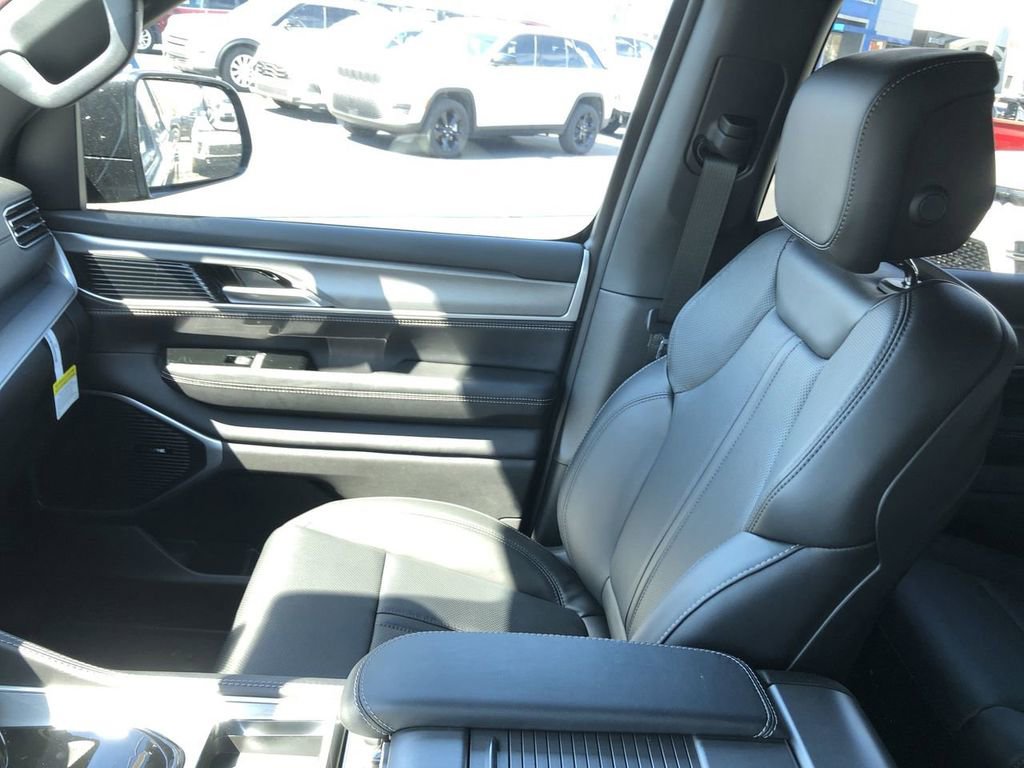 New 2026 Jeep Grand Wagoneer L 4WD image 33