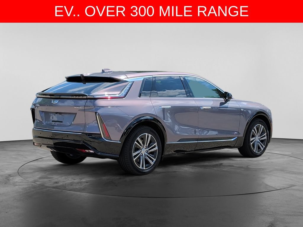 Used 2024 Cadillac Lyriq Luxury w/ LPO, Floor Liner Package AWD/4WD image 6