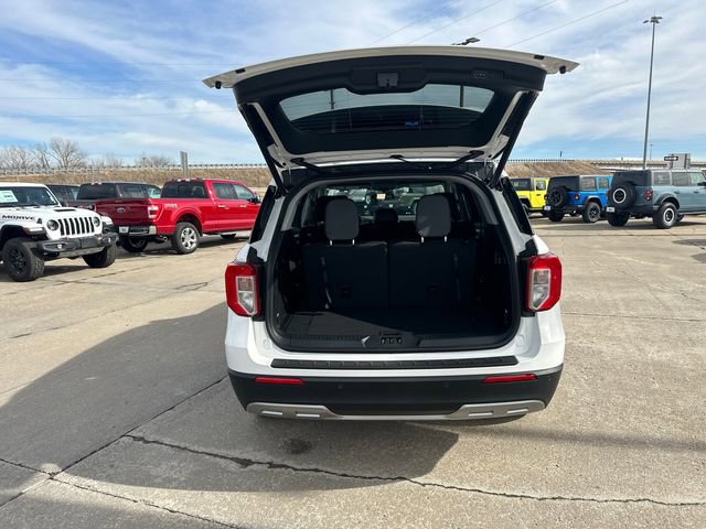 New 2024 Ford Explorer XLT w/ Equipment Group 202A image 10