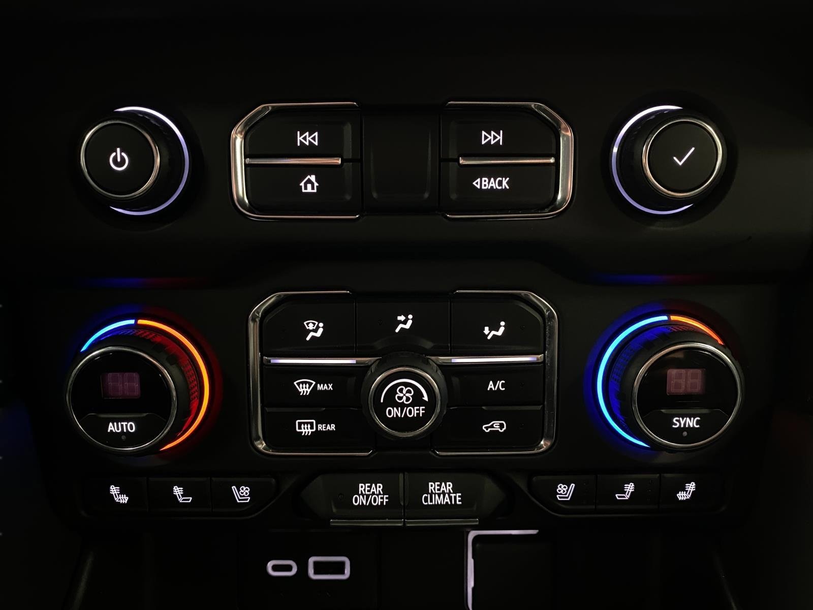 Used 2021 Chevrolet Tahoe High Country w/ Premium Package AWD/4WD image 27