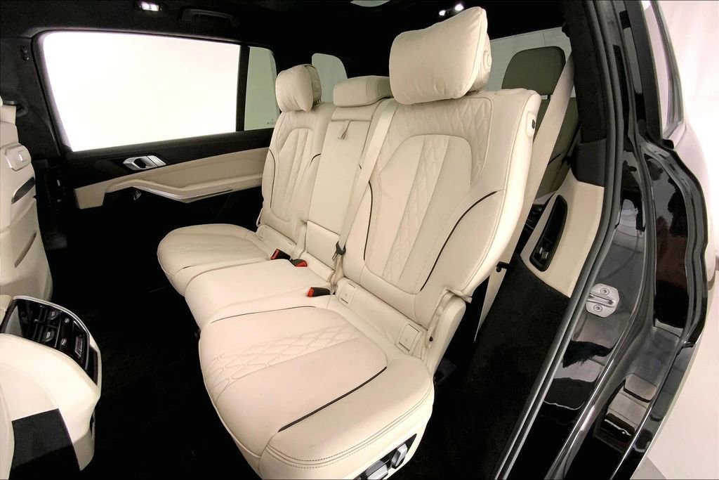 Certified 2024 BMW X7 xDrive40i w/ M Sport Package image 14
