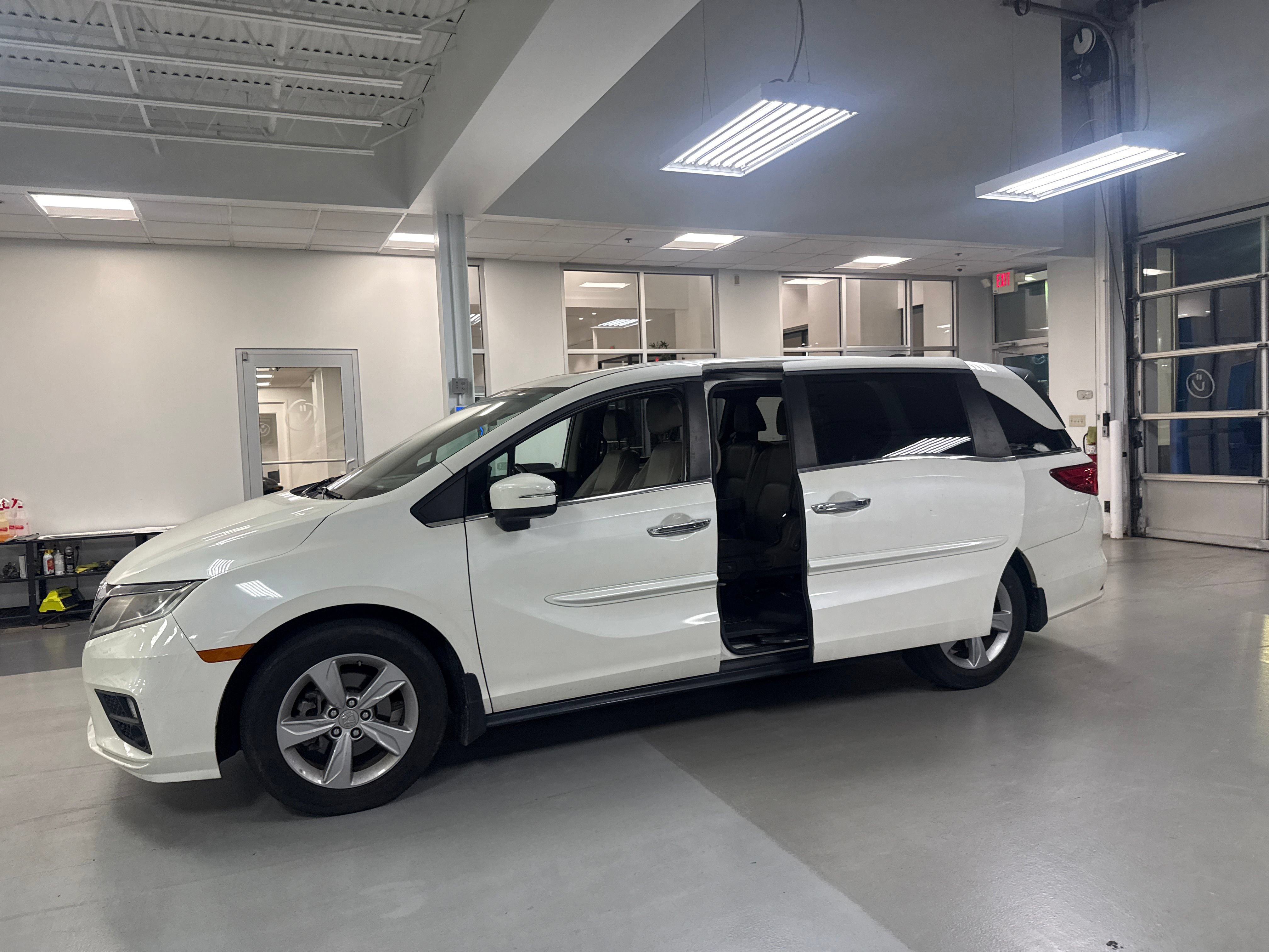 Used 2018 Honda Odyssey EX-L image 12
