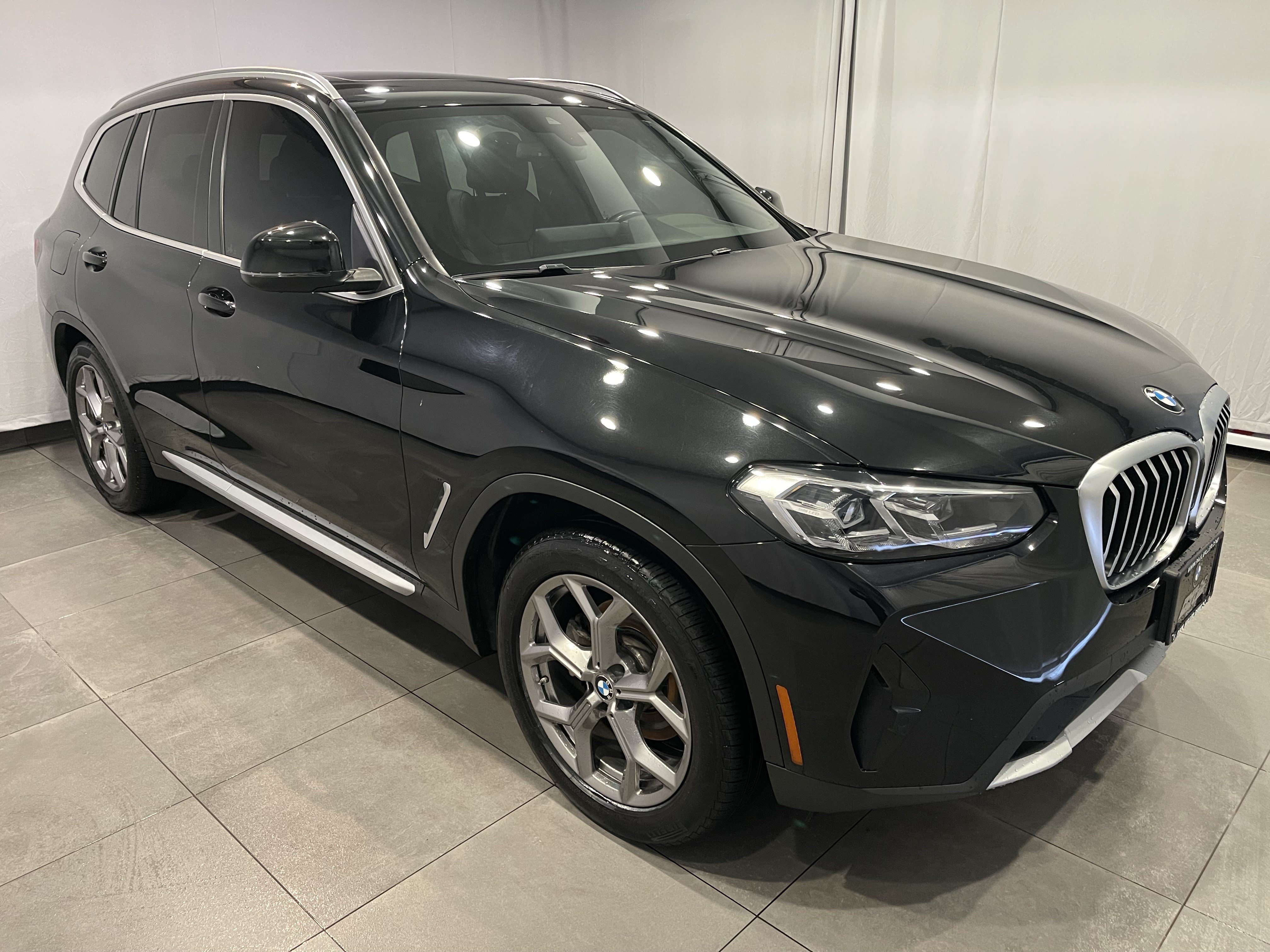 Certified 2022 BMW X3 xDrive30i w/ Premium Package 2 (ZPA) AWD/4WD image 3