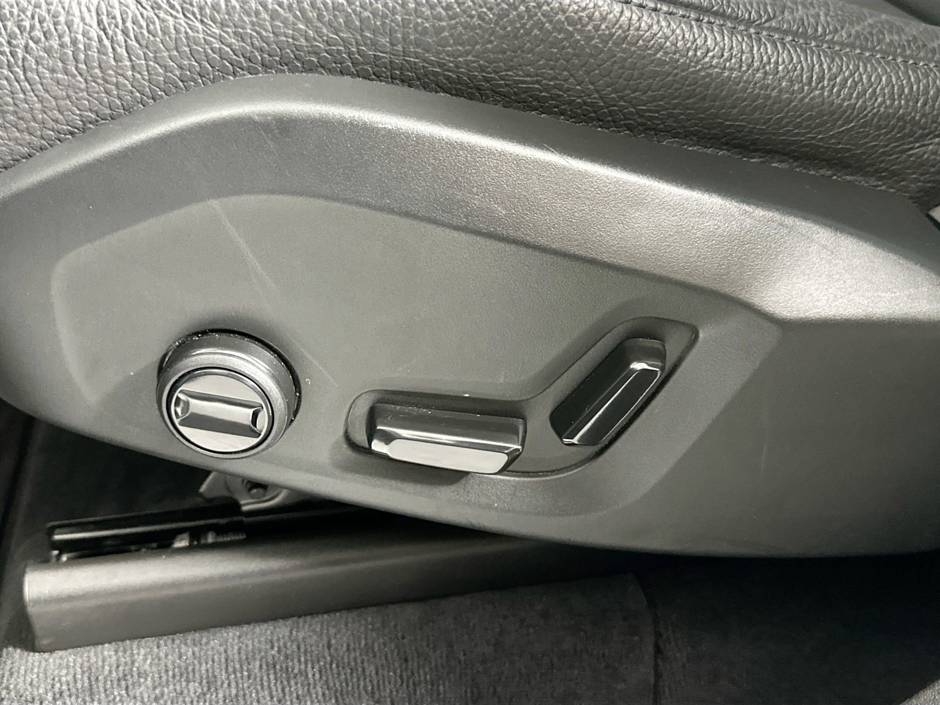 Used 2024 Volvo XC90 B6 Plus w/ Protection Package Premier image 19