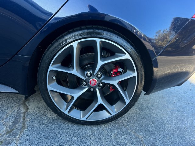 Used 2019 Jaguar XE S RWD image 33