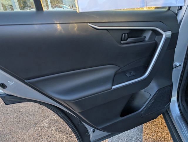 Used 2020 Toyota RAV4 LE image 10