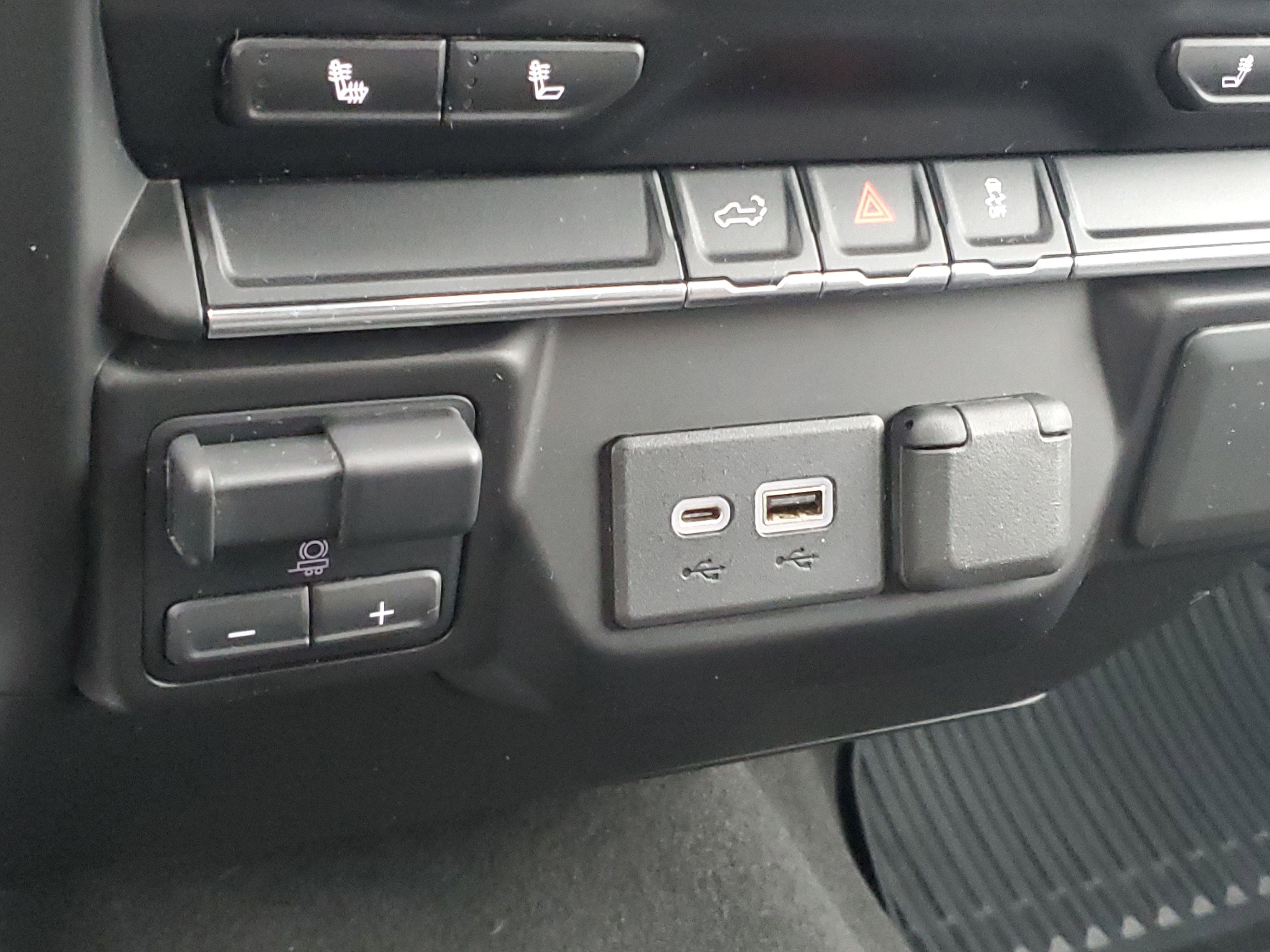 Used 2022 Chevrolet Silverado 2500 LT w/ Convenience Package image 27