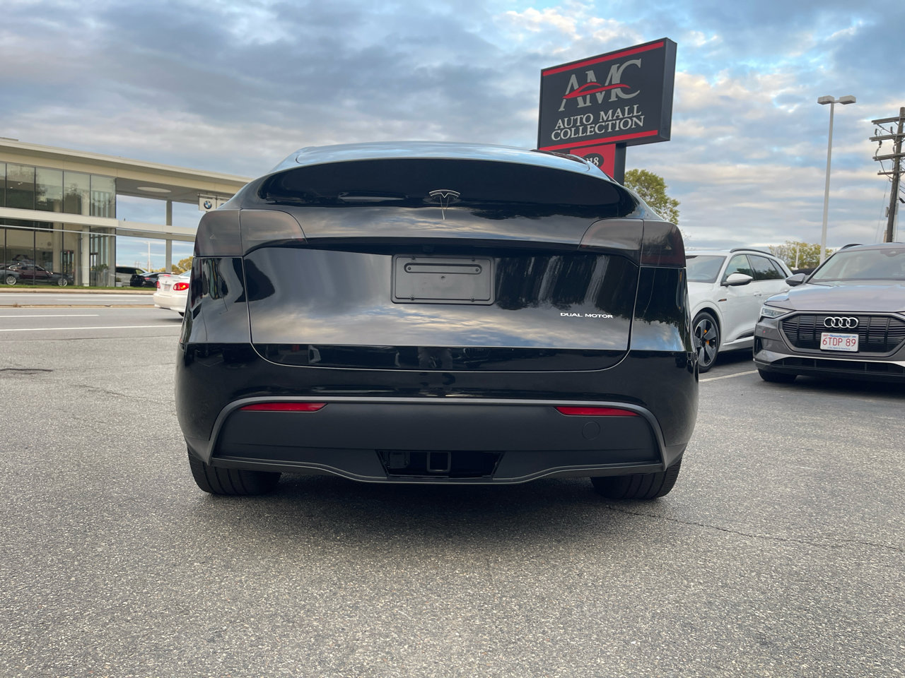 Used 2024 Tesla Model Y Long Range image 10