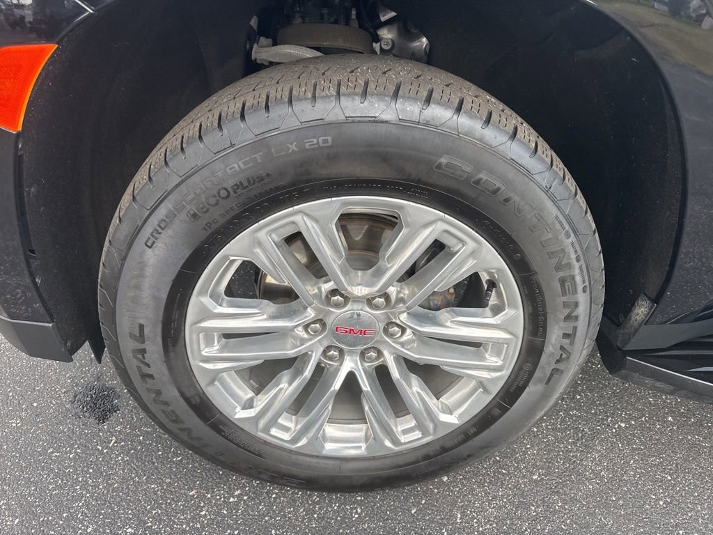 Used 2023 GMC Yukon SLT w/ SLT Luxury Package image 4