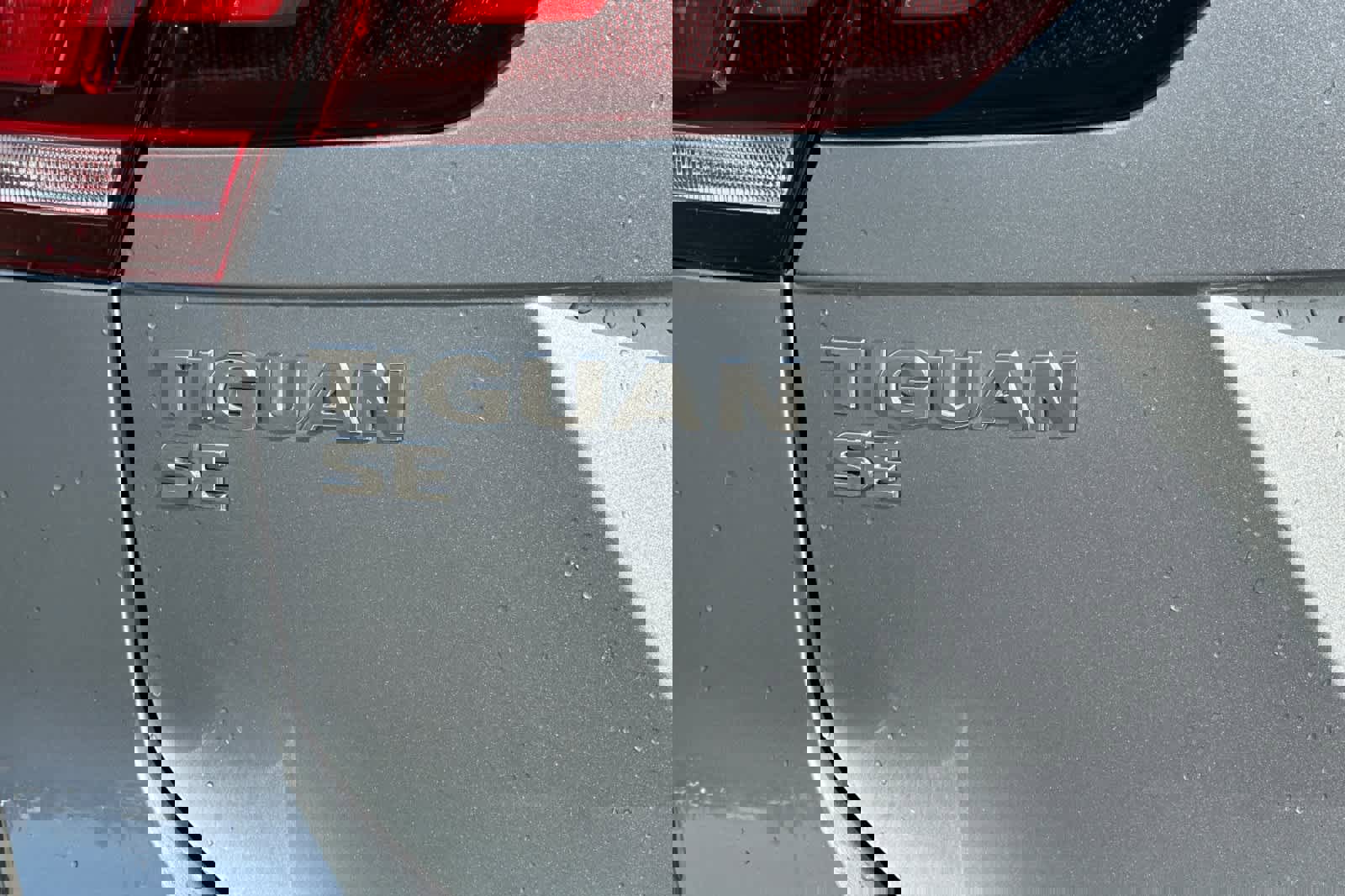 Used 2021 Volkswagen Tiguan SE w/ Panoramic Sunroof Package image 33