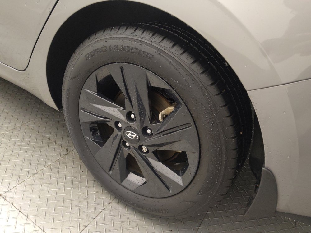 Used 2023 Hyundai Elantra SEL FWD image 31