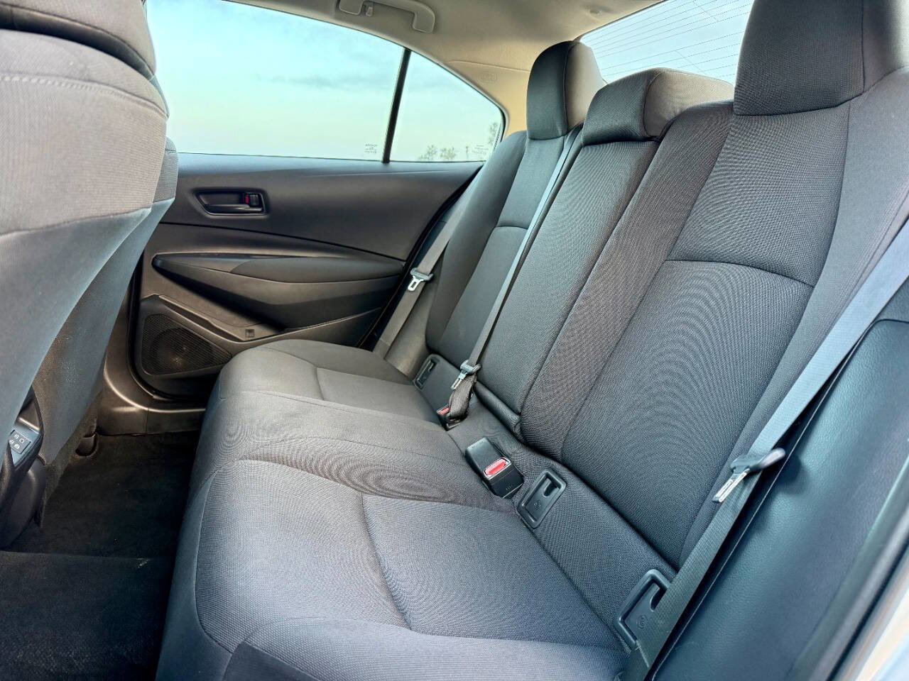 Used 2025 Toyota Corolla LE image 22