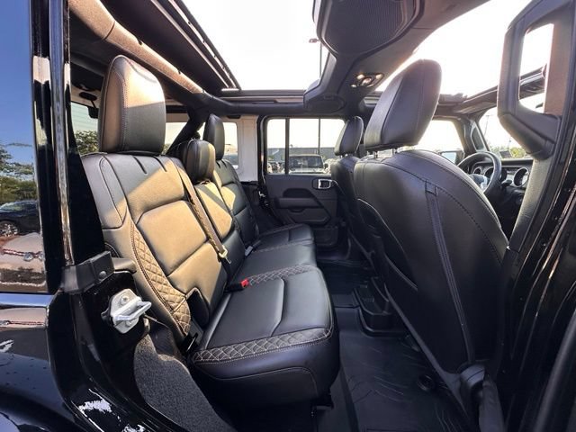 Used 2021 Jeep Wrangler Unlimited Sahara AWD/4WD image 32