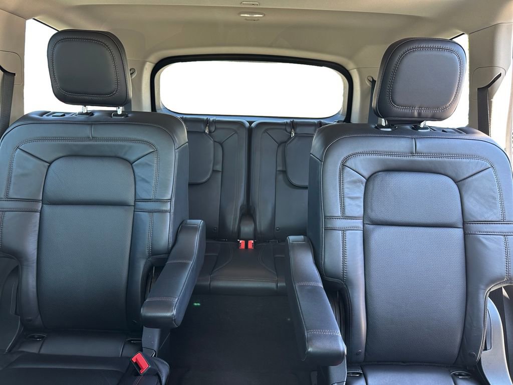 Used 2023 Lincoln Aviator Reserve image 10