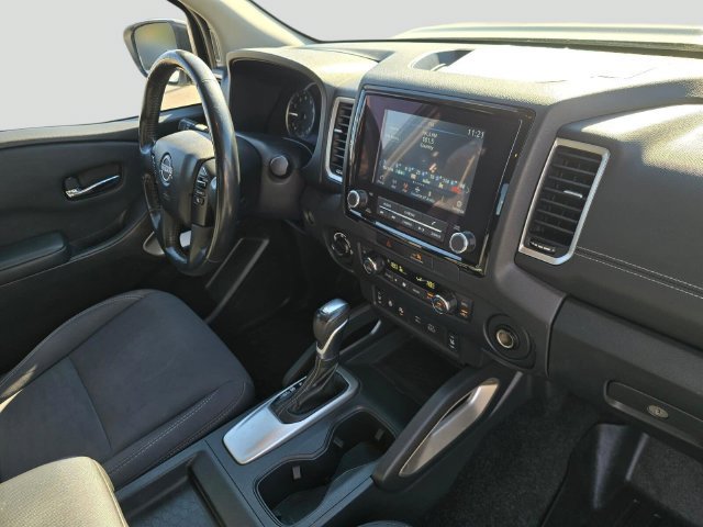 Used 2022 Nissan Frontier SV AWD/4WD image 11