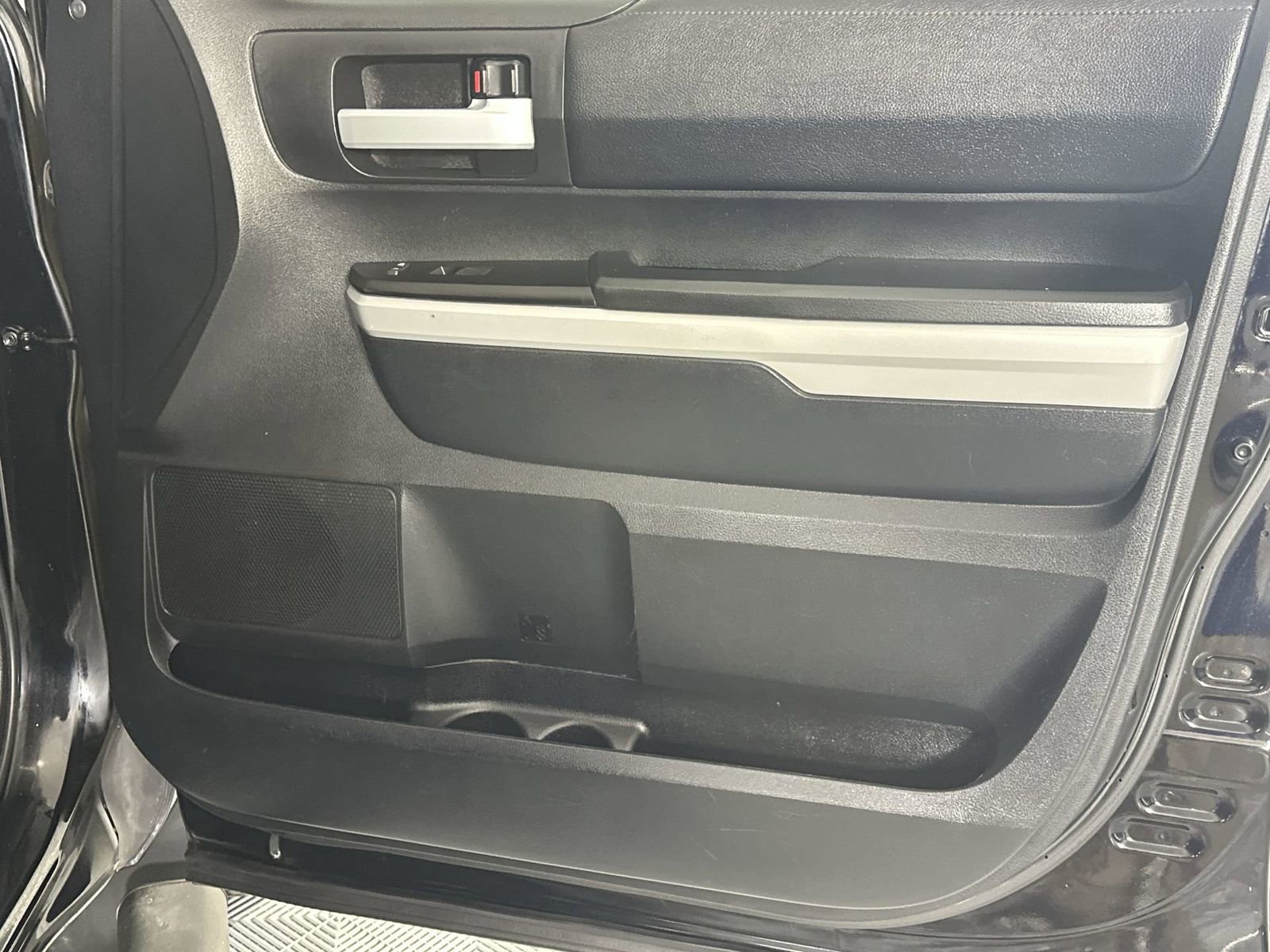 Used 2019 Toyota Tundra SR5 w/ SR5 Upgrade Package image 31