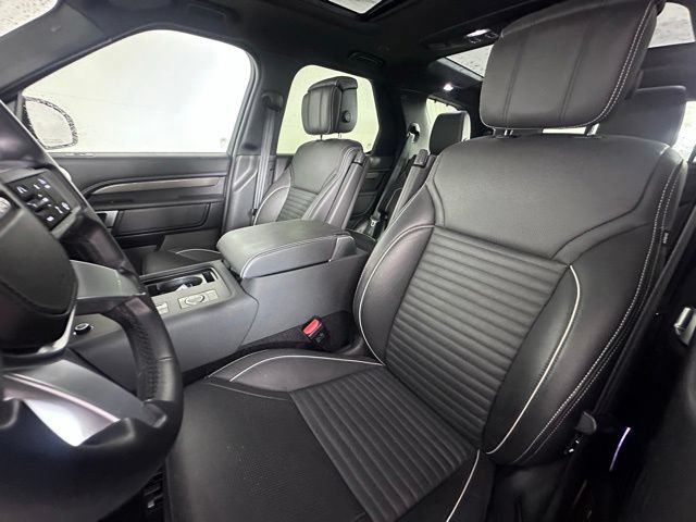 Used 2024 Land Rover Discovery Metropolitan Edition AWD/4WD image 22