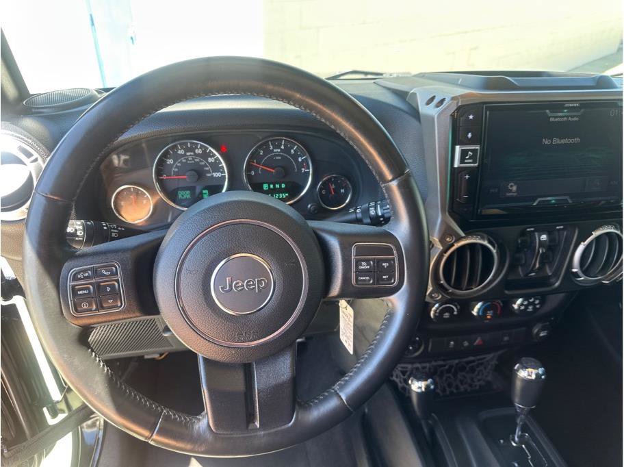 Used 2016 Jeep Wrangler Unlimited Rubicon w/ Connectivity Group AWD/4WD image 23