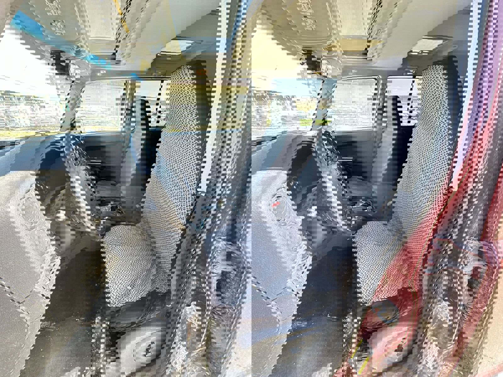 Used 2008 Jeep Commander Sport image 16