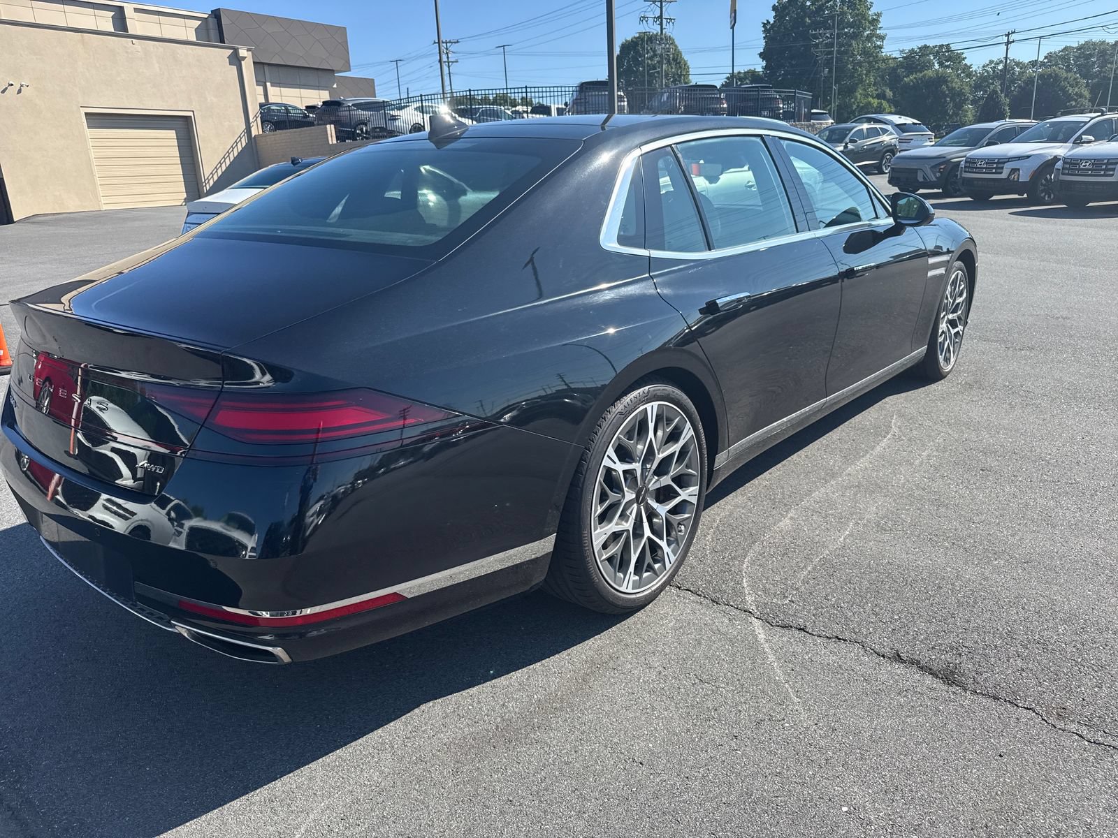 Used 2024 Genesis G90 3.5T AWD/4WD image 9