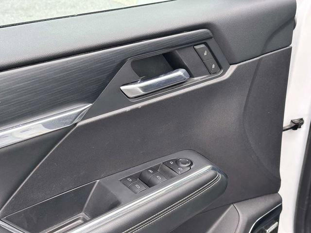 Used 2025 GMC Acadia Elevation image 14