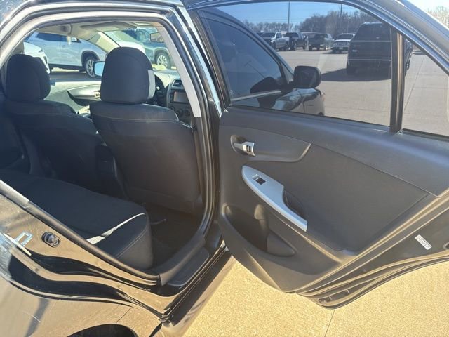 Used 2013 Toyota Corolla S image 32
