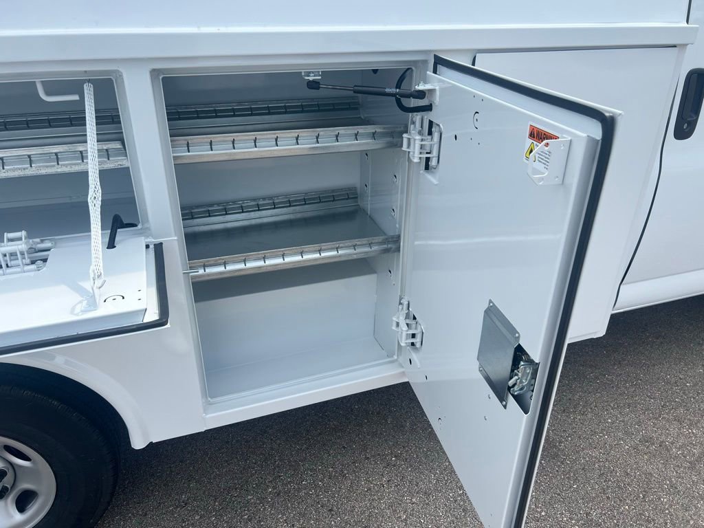 New 2025 Chevrolet Express 3500 w/ Power Convenience Package image 33