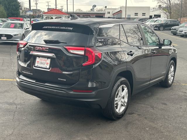 Used 2022 GMC Terrain SLE w/ LPO, Floor Liner Package image 7