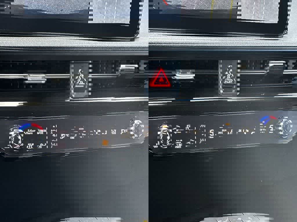 New 2025 Kia EV6 Light w/ Light LR Technology Package image 19