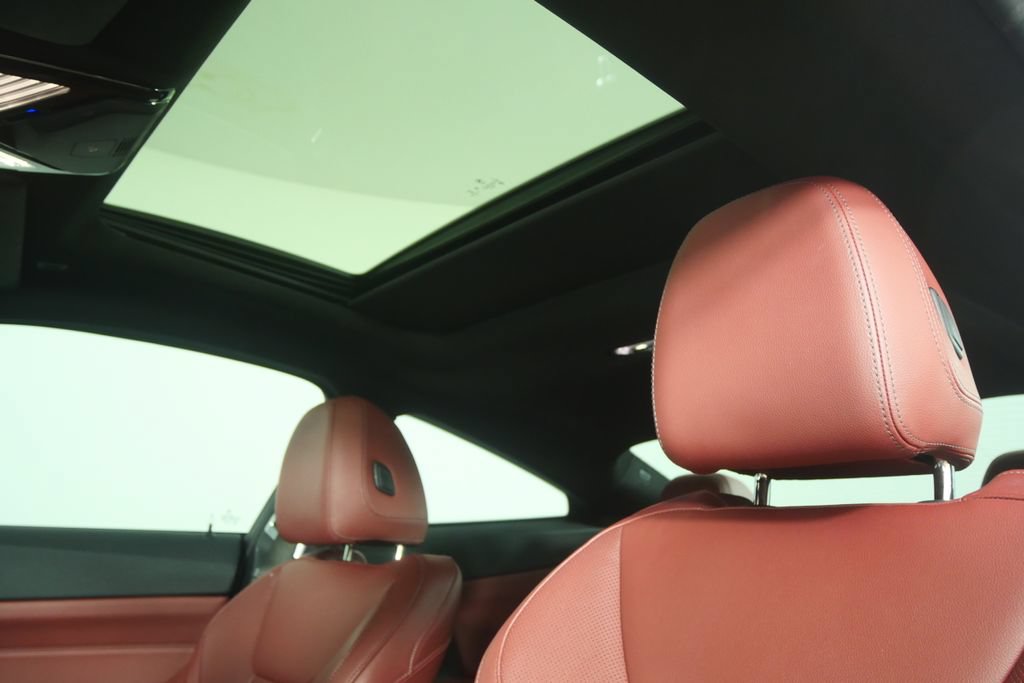 Used 2022 BMW 430i Coupe w/ M Sport Package RWD image 11