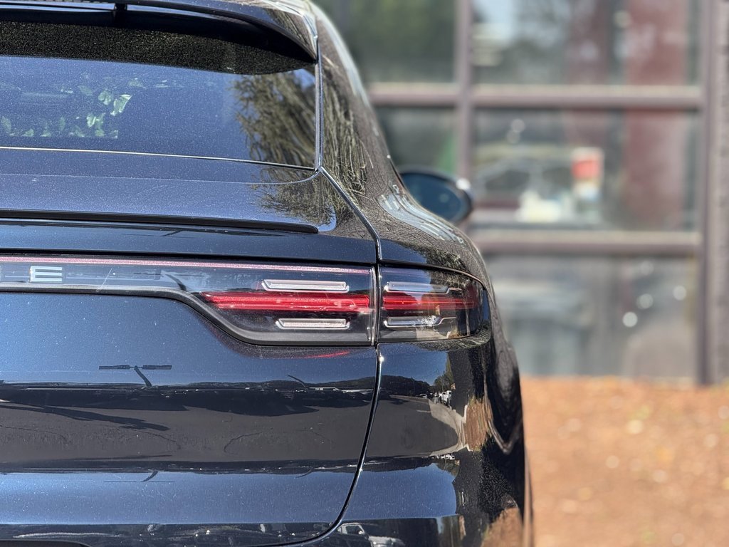 Used 2020 Porsche Cayenne image 14