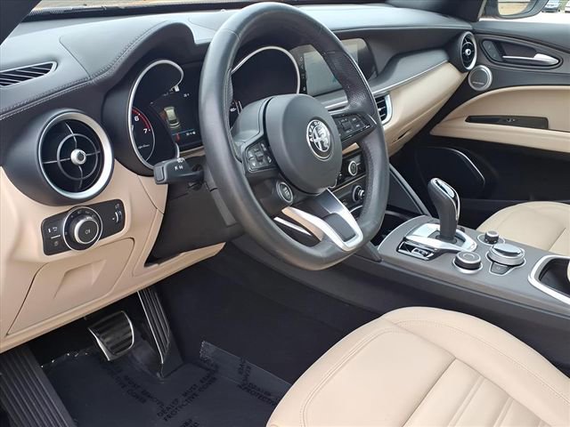 Used 2023 Alfa Romeo Stelvio Ti Lusso w/ Quick Order Package 22X Lusso AWD/4WD image 8