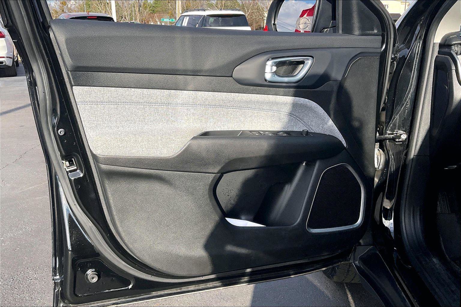 Used 2022 Jeep Compass Latitude image 23