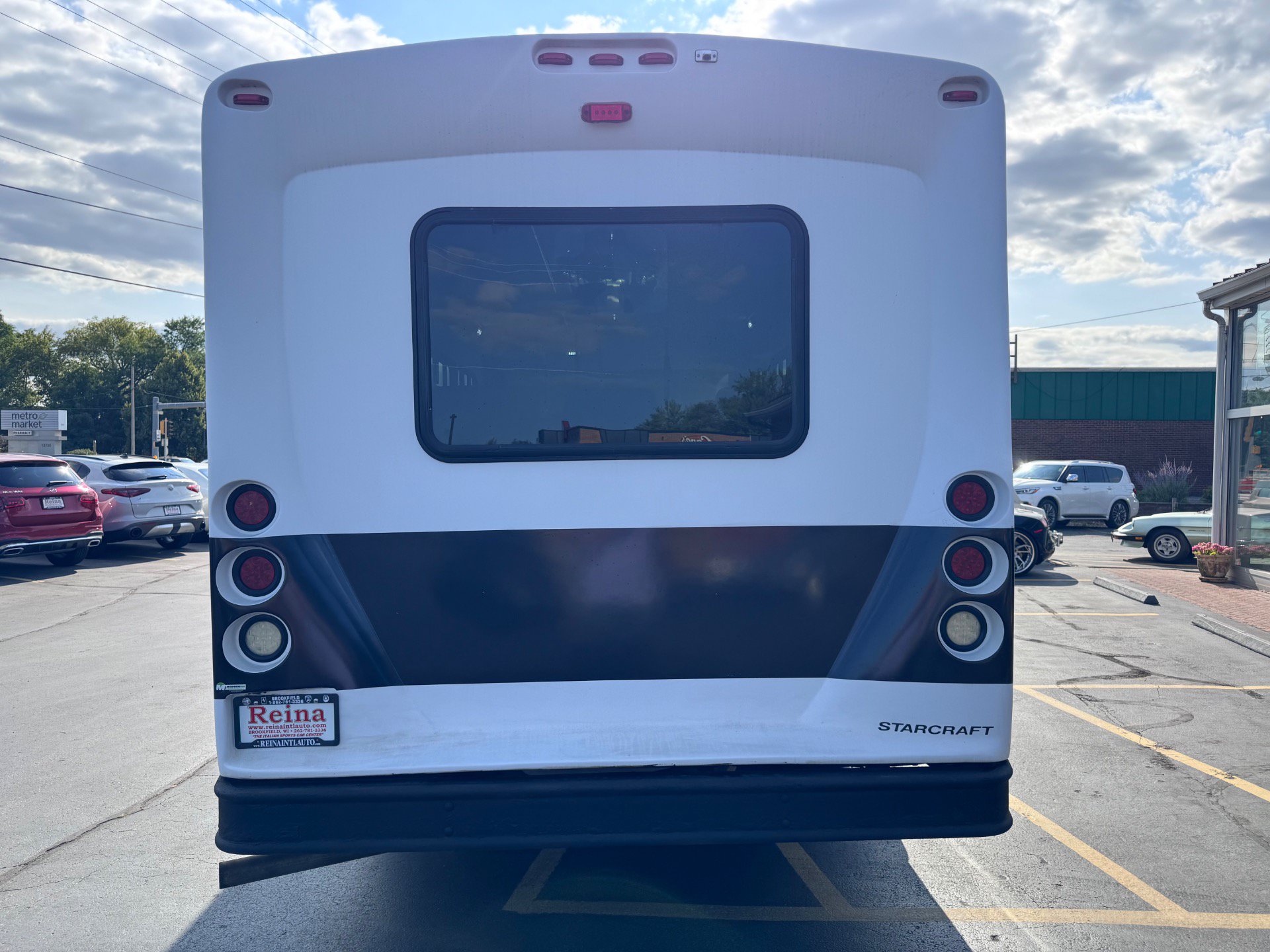Used 2016 Ford E-450 and Econoline 450 Super Duty w/ Shuttle Bus Prep Package RWD image 9