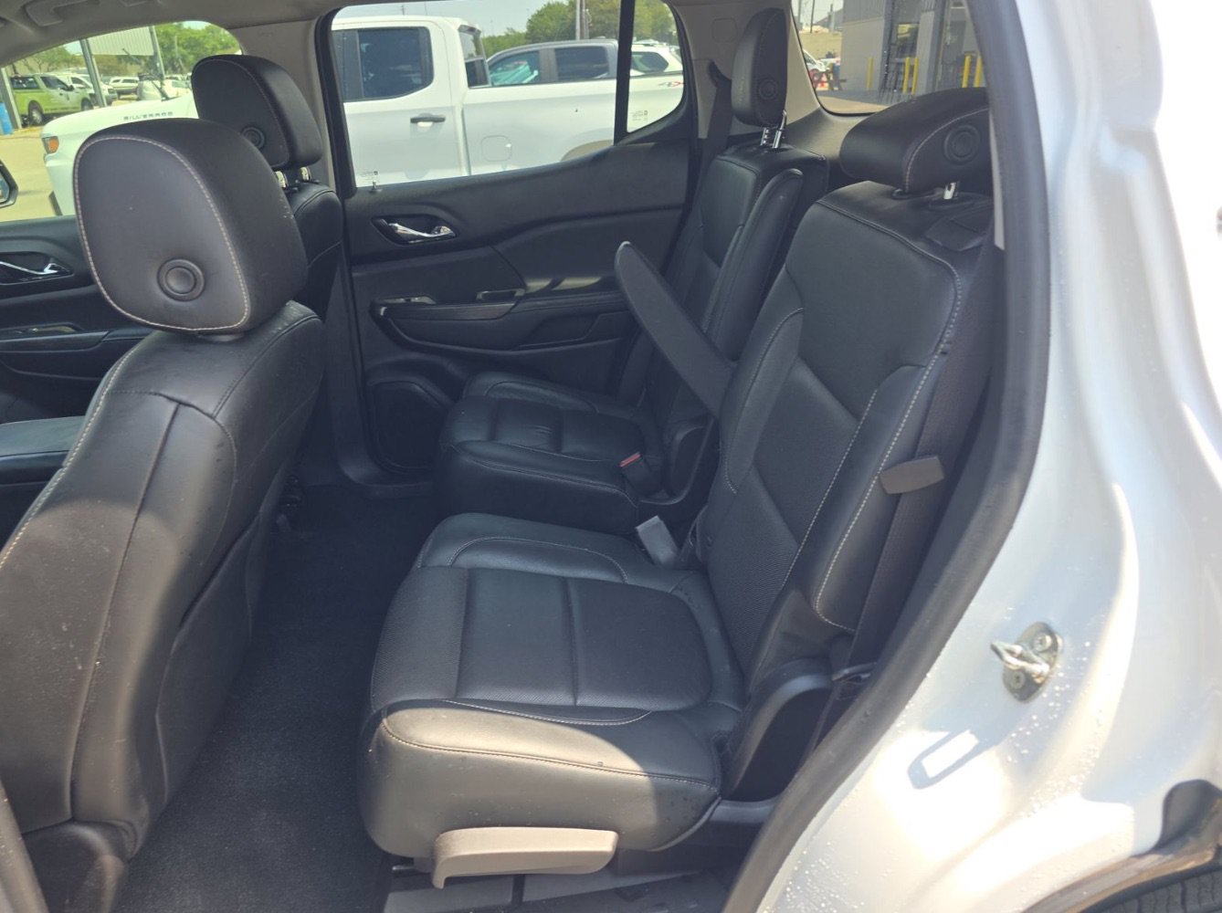 Used 2018 GMC Acadia SLT FWD image 8