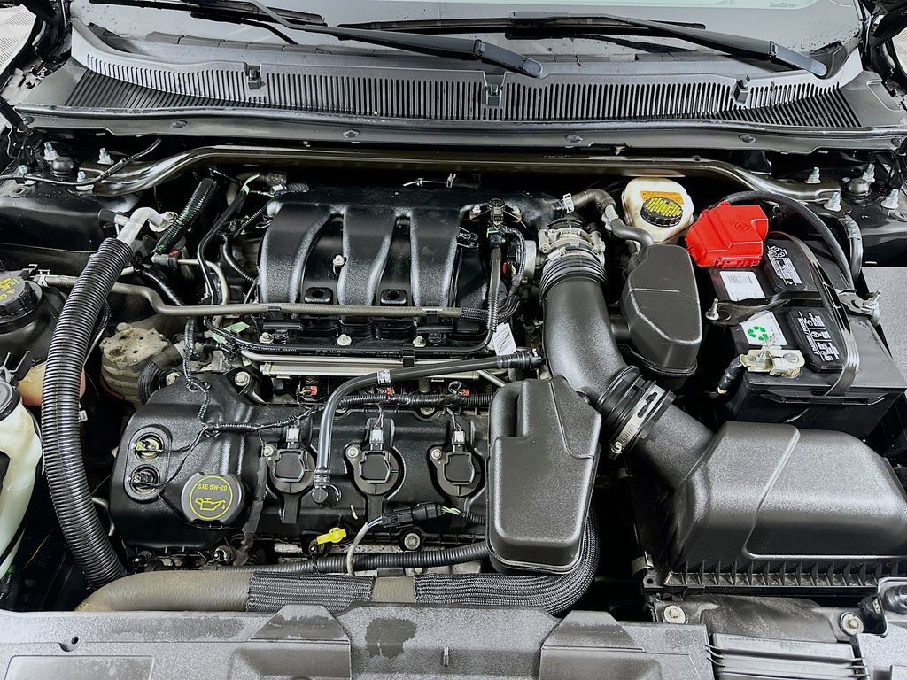 Used 2018 Ford Taurus SEL image 26