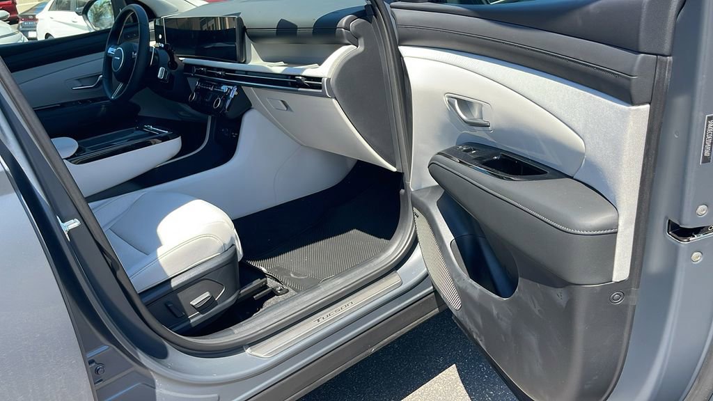 New 2025 Hyundai Tucson Limited image 33