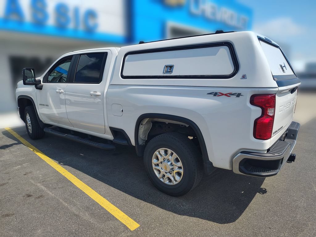 Used 2024 Chevrolet Silverado 2500 LT w/ Convenience Package AWD/4WD image 10