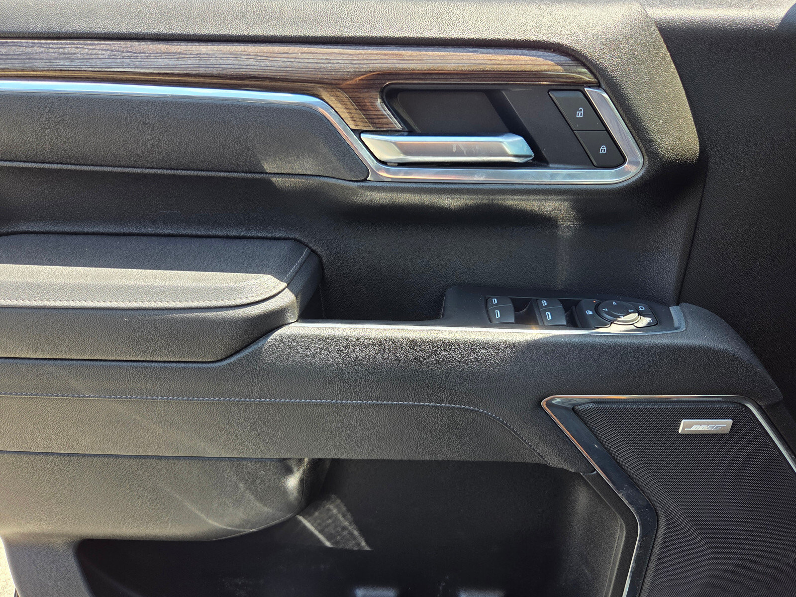 Certified 2025 Chevrolet Silverado 1500 LT Trail Boss w/ Convenience Package II AWD/4WD image 31