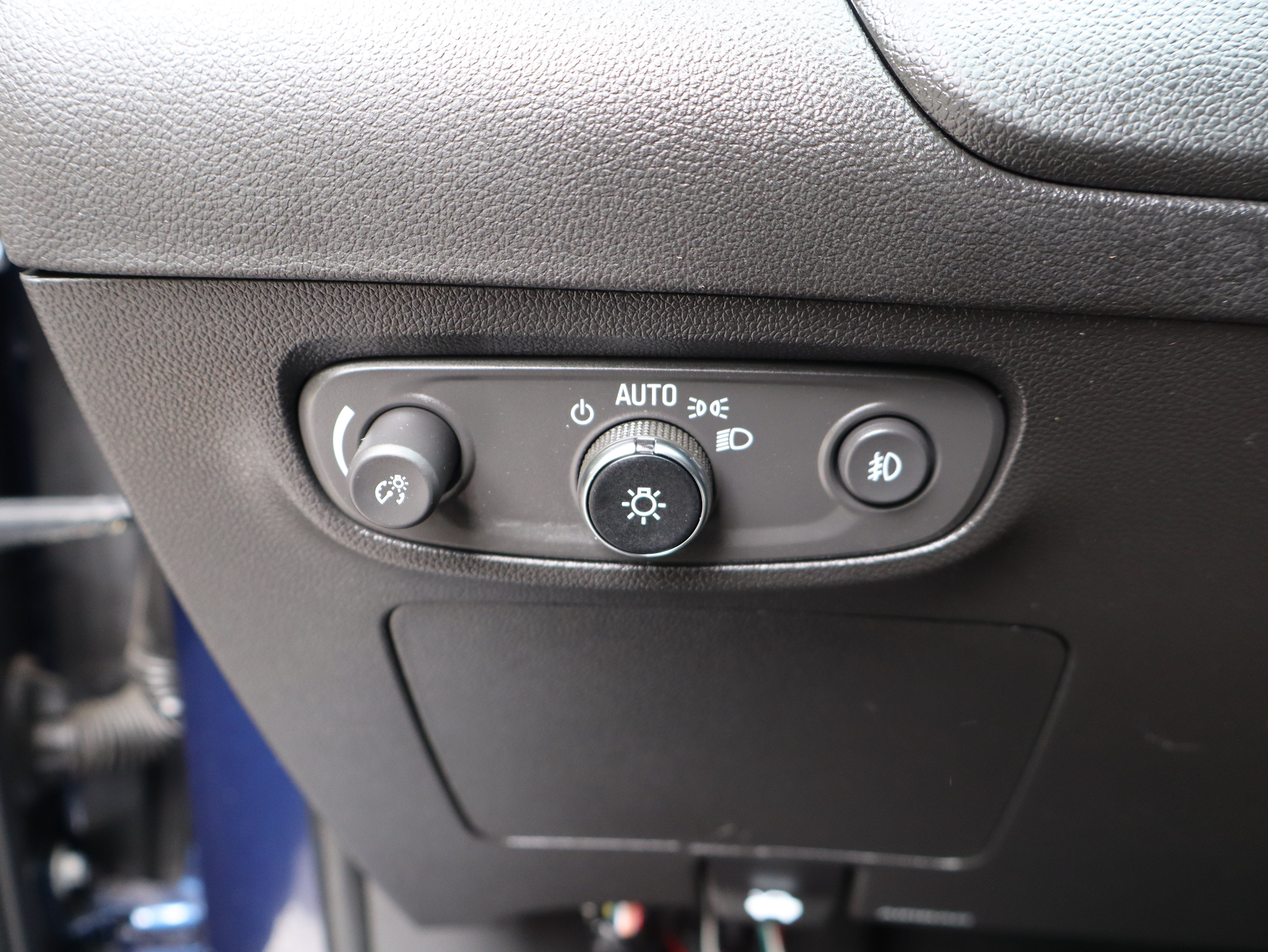 Used 2023 Buick Encore GX Essence w/ Experience Buick Package FWD image 23