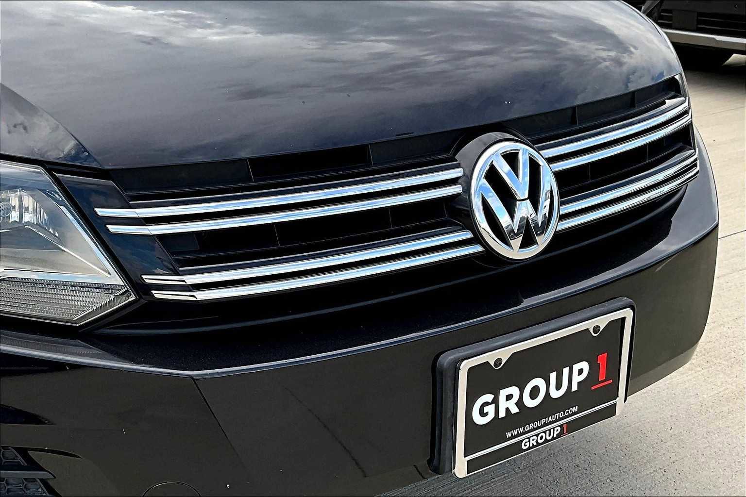 Used 2016 Volkswagen Tiguan SE image 29