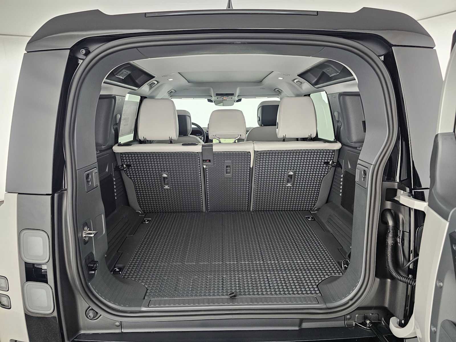 New 2026 Land Rover Defender 110 S image 14