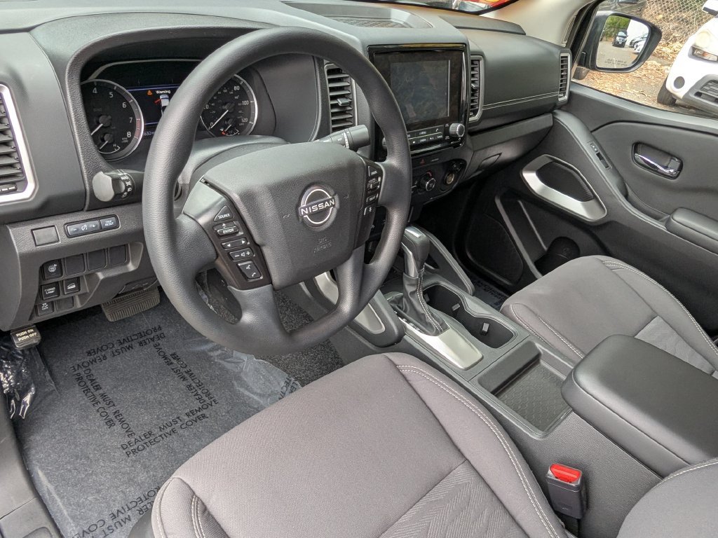 Used 2024 Nissan Frontier SV w/ Technology Package AWD/4WD image 14