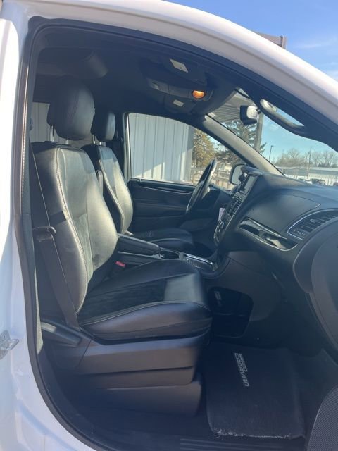 Used 2014 Dodge Grand Caravan SXT image 37