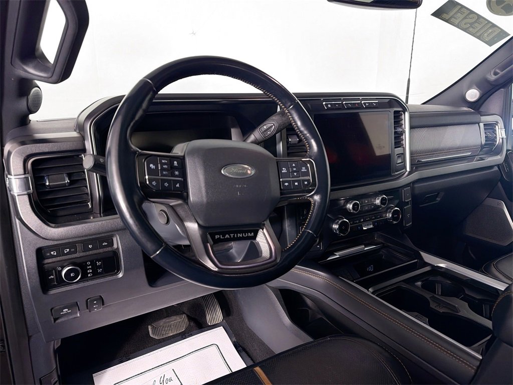 Used 2023 Ford F350 Platinum image 9