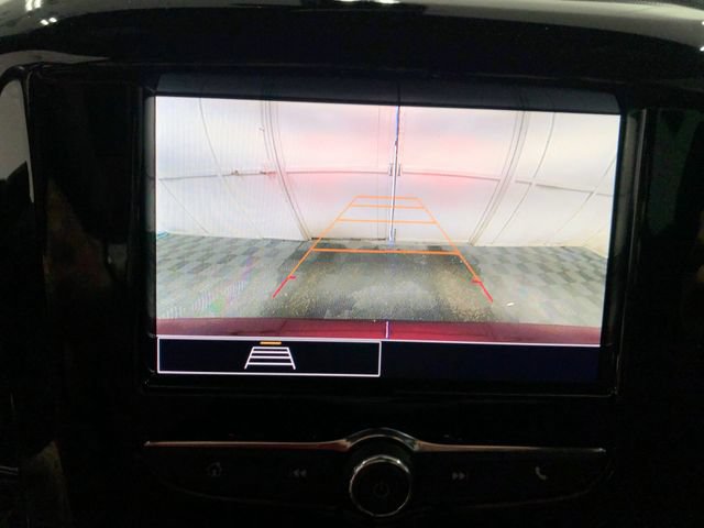 Used 2022 Chevrolet Traverse LT FWD image 21